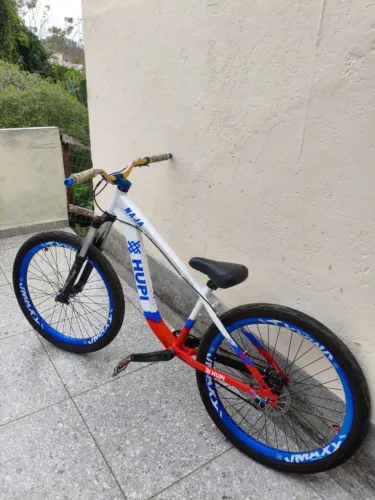 Hupi Naja 2025
