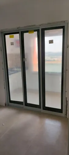 Porta de alumínio de correr 3 folhas