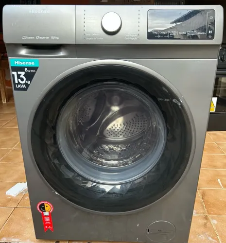 Lava e seca Hisense Titânio 13/8kg
