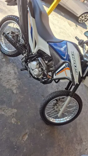 Moto extra único dono novinha!!!