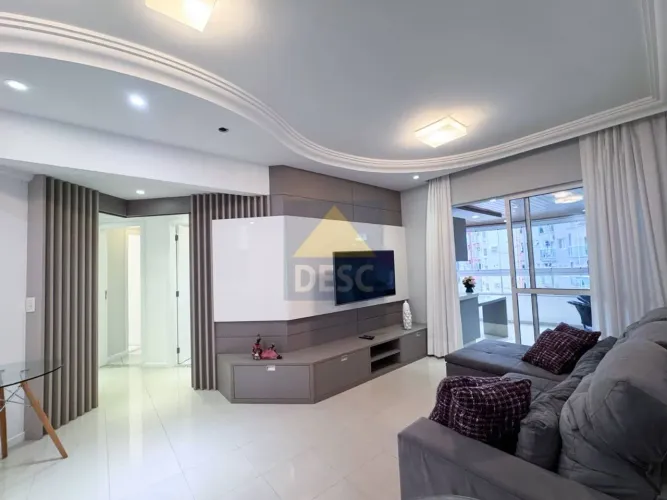 Apartamento mobiliado com 3 suítes na quadra mar para locação anual em Balneário Camboriú