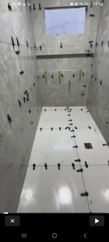 Azulegista pisos e revestimentos.