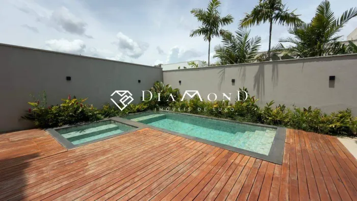 Casa em condomínio à venda, 4 quartos, 4 suítes, 6 vagas, Jardim Sul - Uberlândia/MG