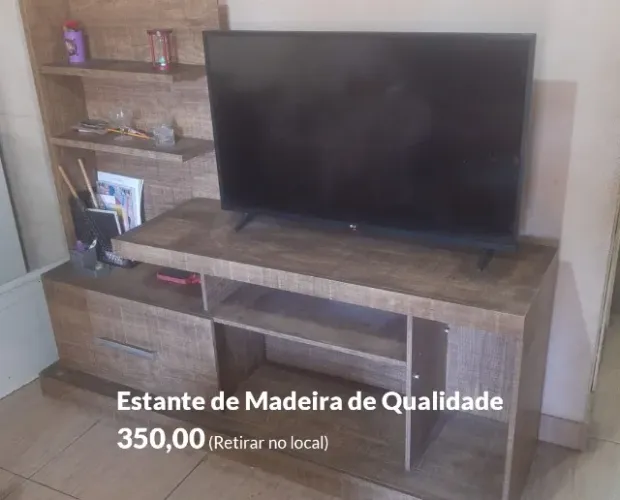 Estante Grande de Madeira de Qualidade