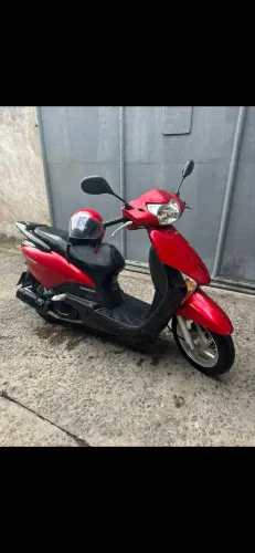 Honda Lead 2014 - 2 capacetes