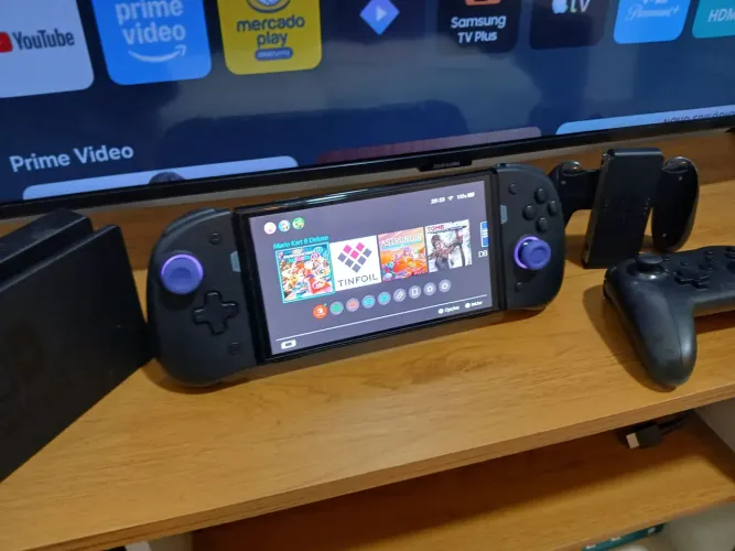 Nintendo Switch oled desbloqueado - 1 tera - 4 controles 