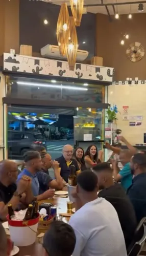 RESTAURANTE COMPLETO À VENDA - PRONTO PARA TRABALHAR!