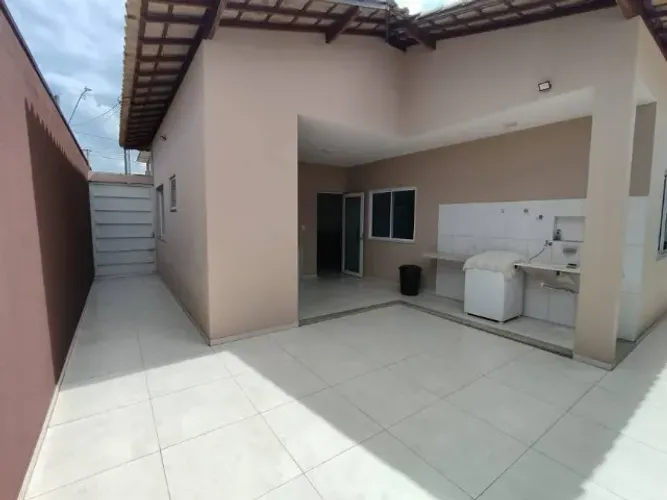 Linda Casa com 3 Quartos e 2 banheiros à Venda, 150 m²
