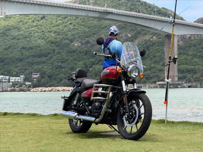 ROYAL ENFIELD METEOR 350 SUPERNOVA