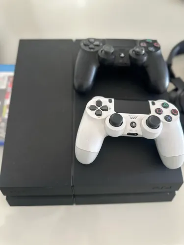 PS4 Pro 1T memória + 3 Controles DualShock 4 - Ótimo estado