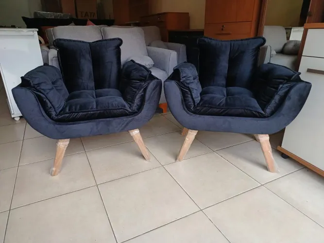 Jogo com duas poltronas Novas