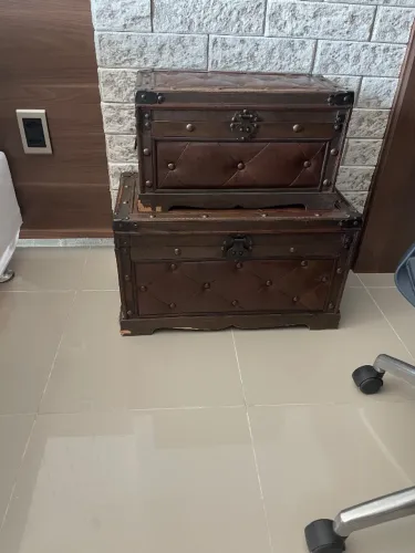 Cadeira de mesa de jantar, conjunto de bau antigo