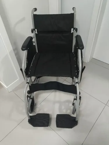 Cadeira de rodas em excelente estado
