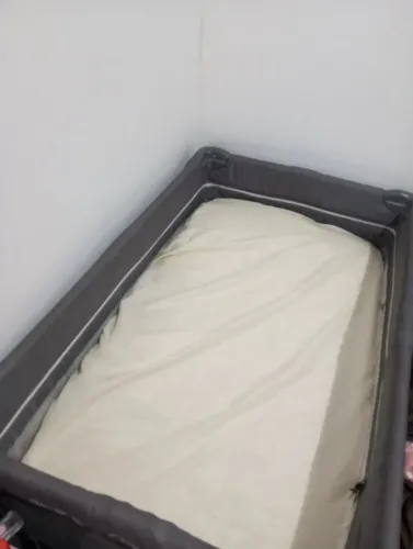 Berço chiqueirinho com colchão