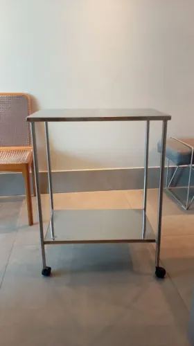 Mesa Auxiliadora Hospitalar inox