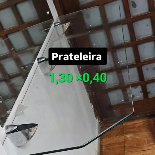 Prateleira de vidro