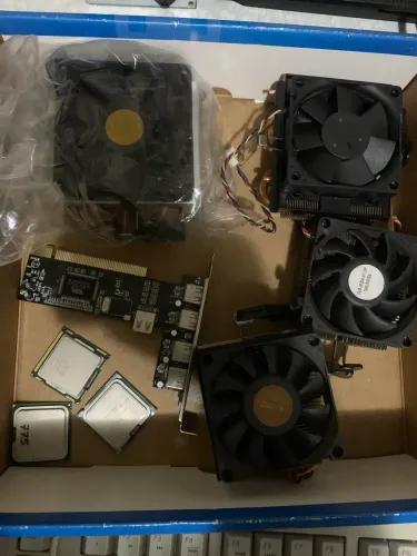 SUCATA ELETRÔNICA + VARIADOS CDS DE PROGRAMAÇÃO