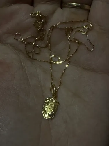 Corrente com pingente de Cristo em ouro 18k