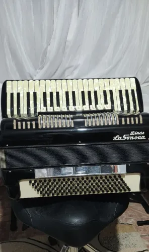 Acordeon Lindo la Sonora 4/6 de voz