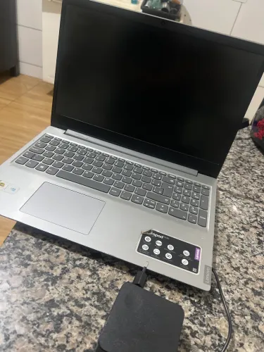 Notebook marca Lenovo 
