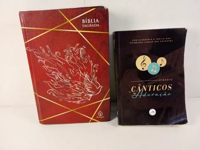 Kit Bíblia Sagrada Capa Dura ACF + Hinário Cânticos de Adoração CPIMW