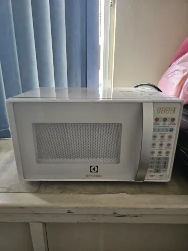Microondas Electrolux 20 litros com defeito
