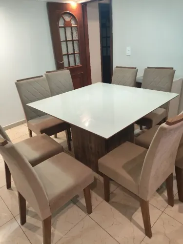 Mesa de Jantar com 8 Cadeiras