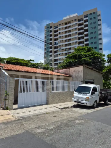 Casa à venda no bairro Luzia