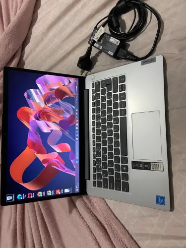Notebook Lenovo IdeaPad 1 14IGL7 - Ideal para Estudo e Trabalho!
