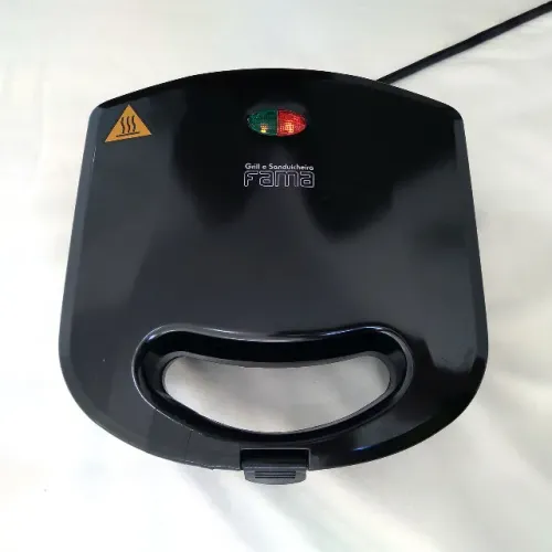 Sanduicheira 220V Fama Grill 2 em 1 - 750W (Leia a Descrição)