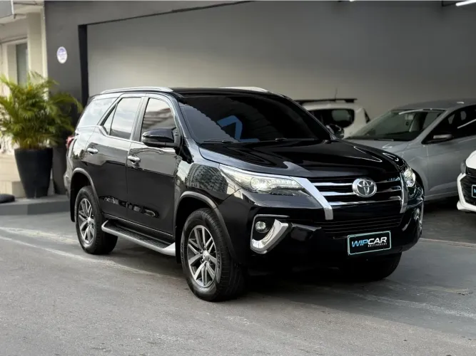 Toyota Hilux SW4 4X4 2.8 Diesel 2019