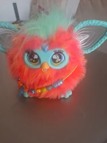 Furby laranja