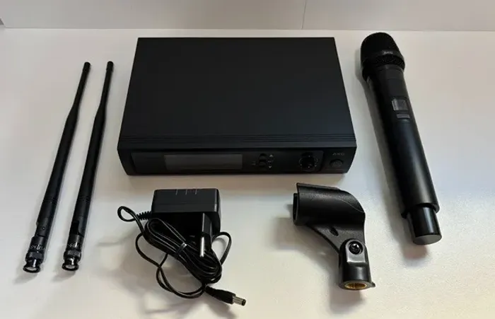 Microfone Akg Wp 300 Vocal Uhf True Diversity Zero