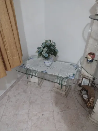 Vendo estante de vidros com pé de mármore português