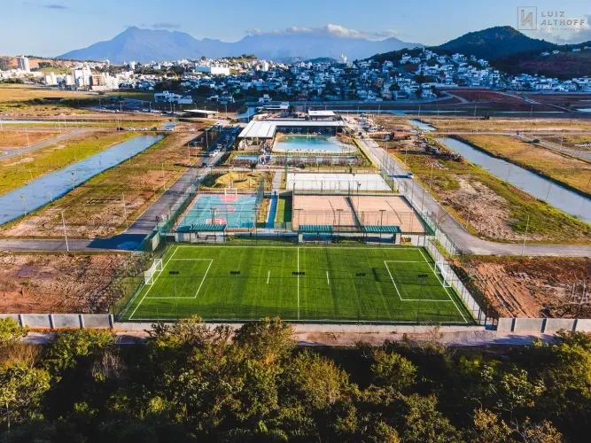 Terreno com fundos para o lago à venda - Pedra Branca, Palhoça/SC
