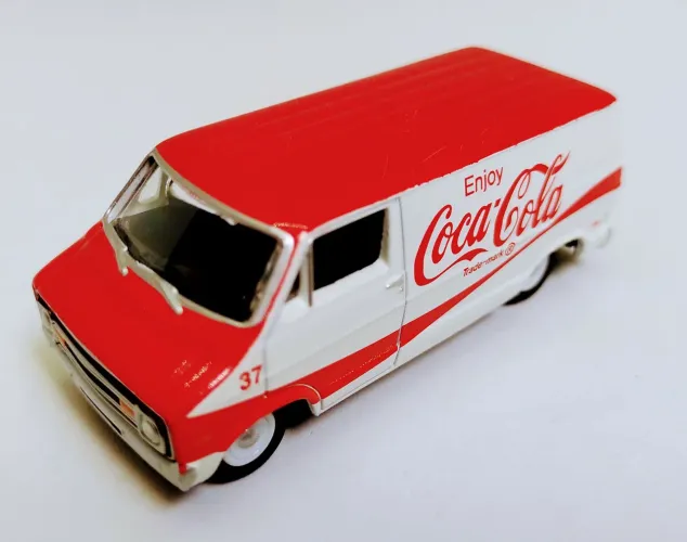 Johnny Lightning 1976 Dodge Van Coca Cola loose 