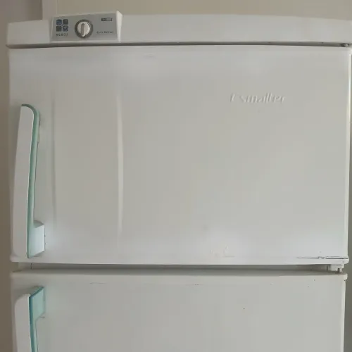 Geladeira muito boa Dúplex Fucionando Tudo Perfeitamente Única dona Nunca mexida