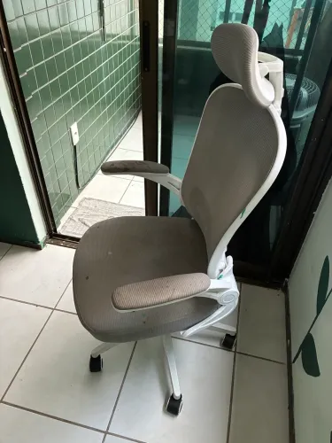 Cadeira de Escritório Ergonômica com apoio de cabeça reclinável e suporte lombar 