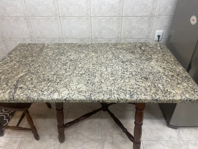 Mesa de mármore