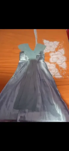 Vendo esse vestido tamanho M. 