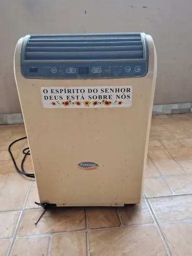 Ar condicionado portátil/ usado falta gás