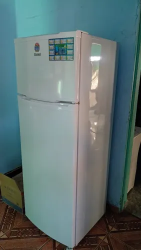 Vendo geladeira Cônsul com apenas 6 meses de uso
