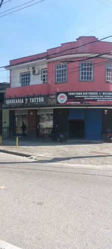 Loja linda na frente do posto de GNV 24h