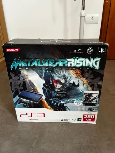 PlayStation 3 Super Slim Edição Metal Gear Rising + Jogos