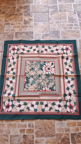 2 toalhas de mesa por 15 reais Nova 