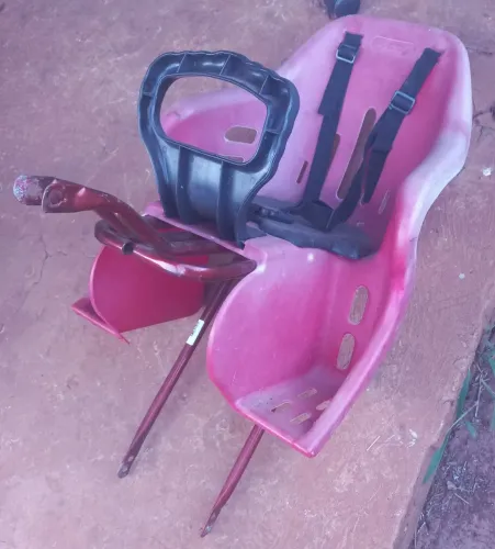 Vendo cadeirinha de criança para bicicleta já com a garupa