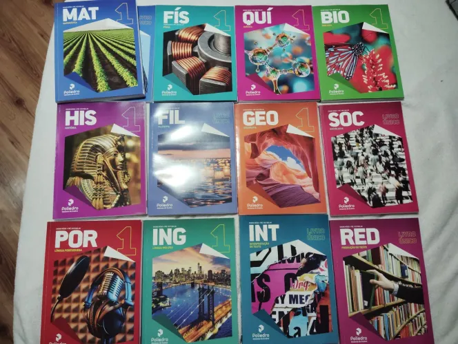 13 volumes do Sistema de Ensino Poliedro,Ensino Médio/Pré-vestibular 2026