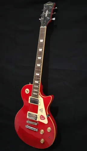 * Guitarra Strinberg Les Paul LPS230 * Pedaleira Vox StompLab 1G * Cubo/amplificador Borne