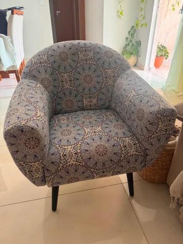Vende-se Poltrona semi nova