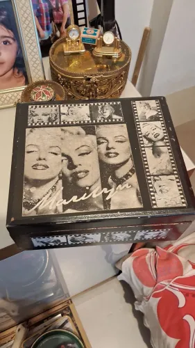 porta Joias MARILYN MONROE em madeira 